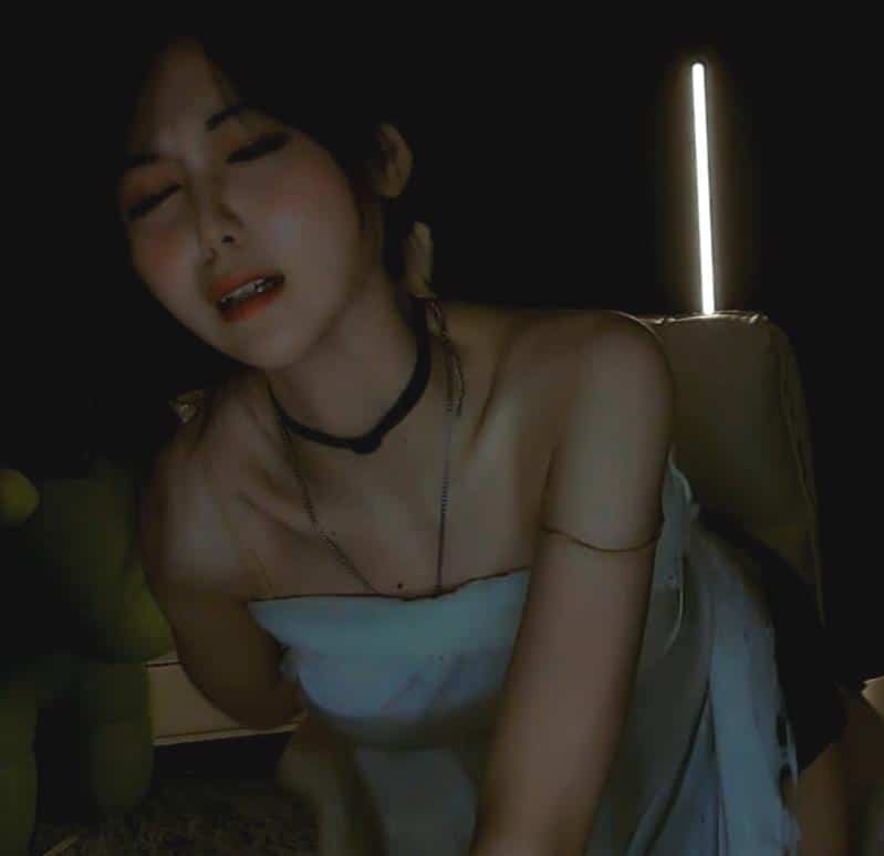 虎牙主播 – 沪娱子悦 忘我模拟表情痛苦跳舞[125M]插图