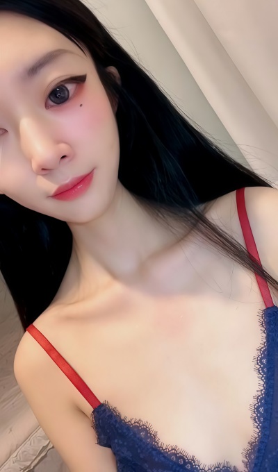 顶级女神 咕噜咕噜 绿转黄美体直播秀[1V-3.8G]